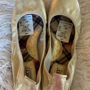 Born gold metallic flats NWT